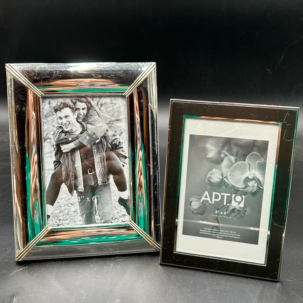APT. 9 Silver tone picture Photo Frame Set